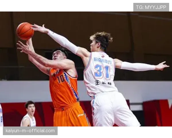 上海久事八名球员场均得分上双 进攻点分布均衡